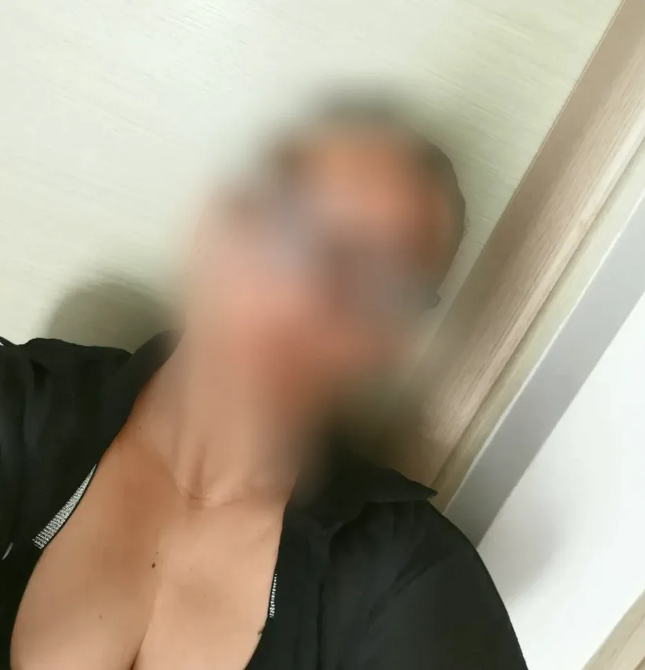 Ayse, 37