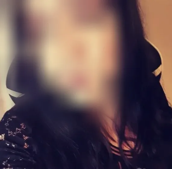 Claudia, 28
