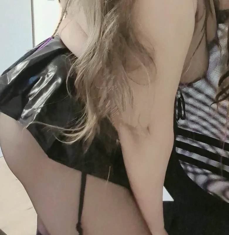 Jasmin, 33