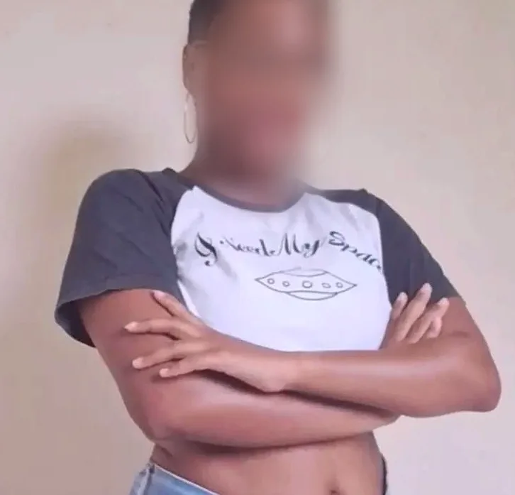 Leonie, 27