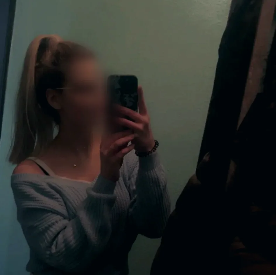 Lotta, 26