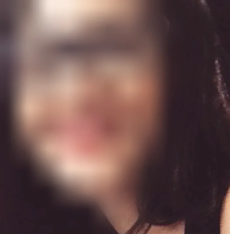 Paula, 25