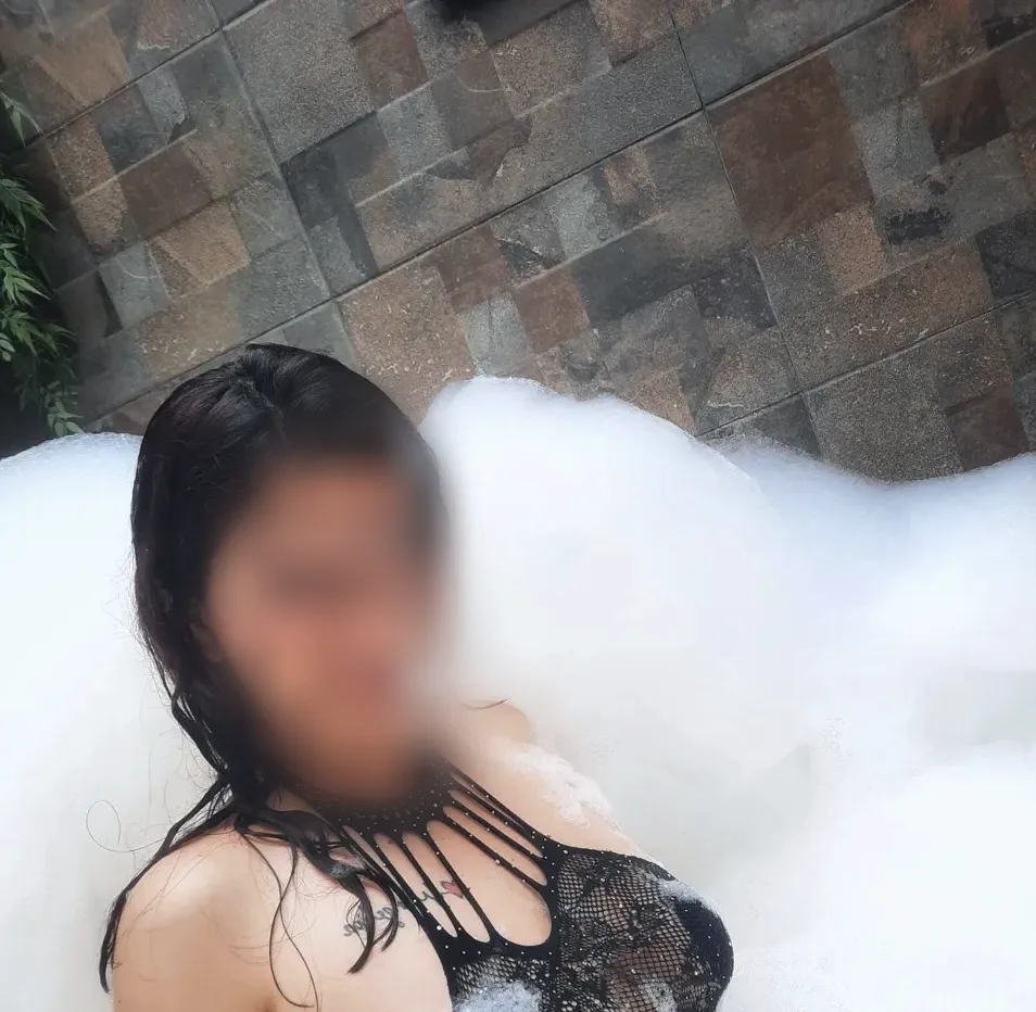 Yasmin, 26